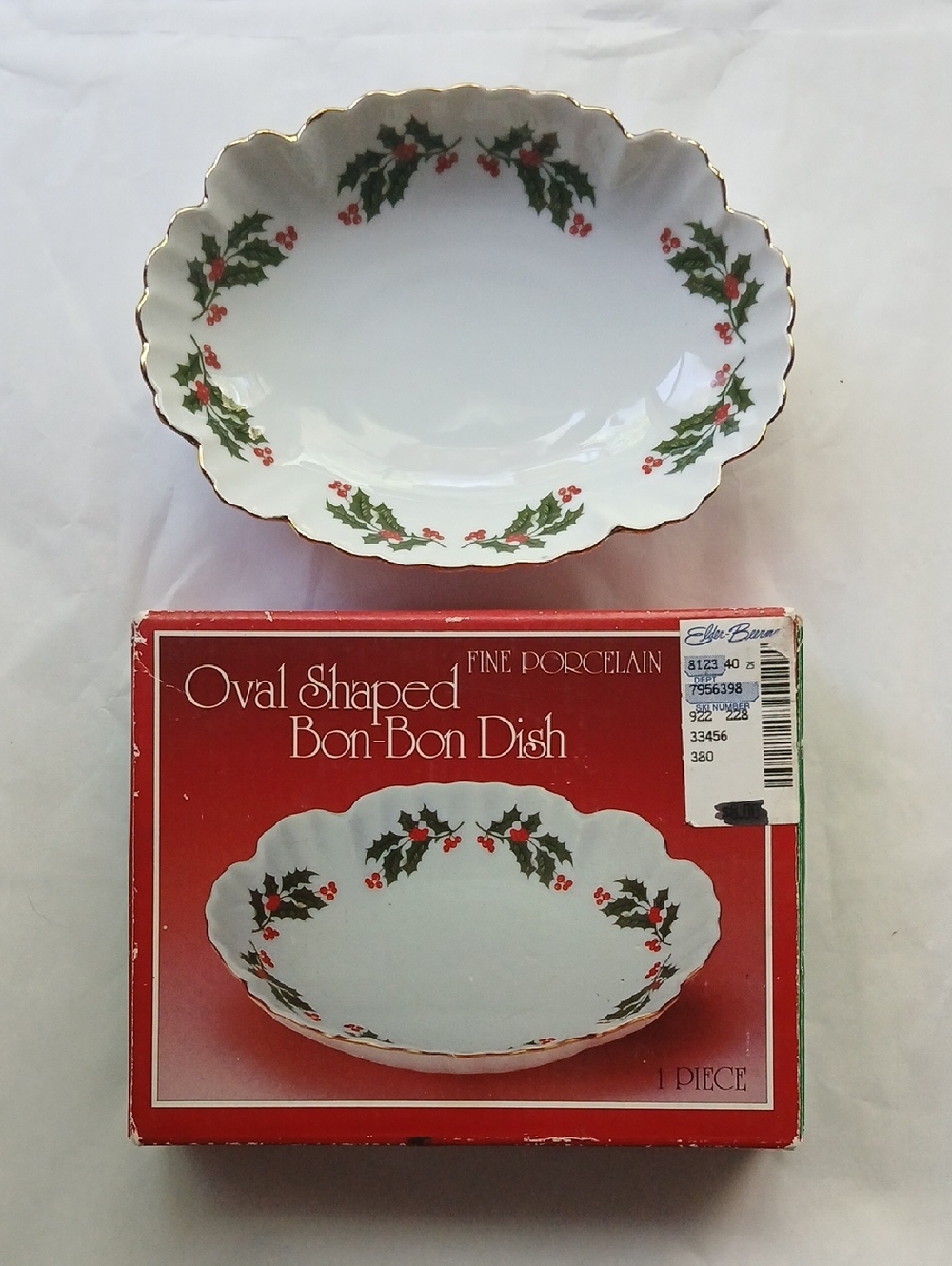 Kashima Fine Porcelain Oval Bon-Bon Dish with Holly and Berries